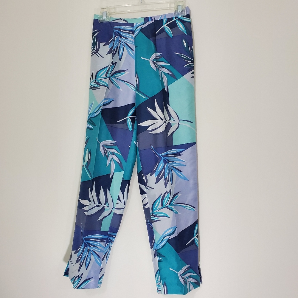 Outfit JPR Size 6 Blue Silk Floral Pants, Size 6